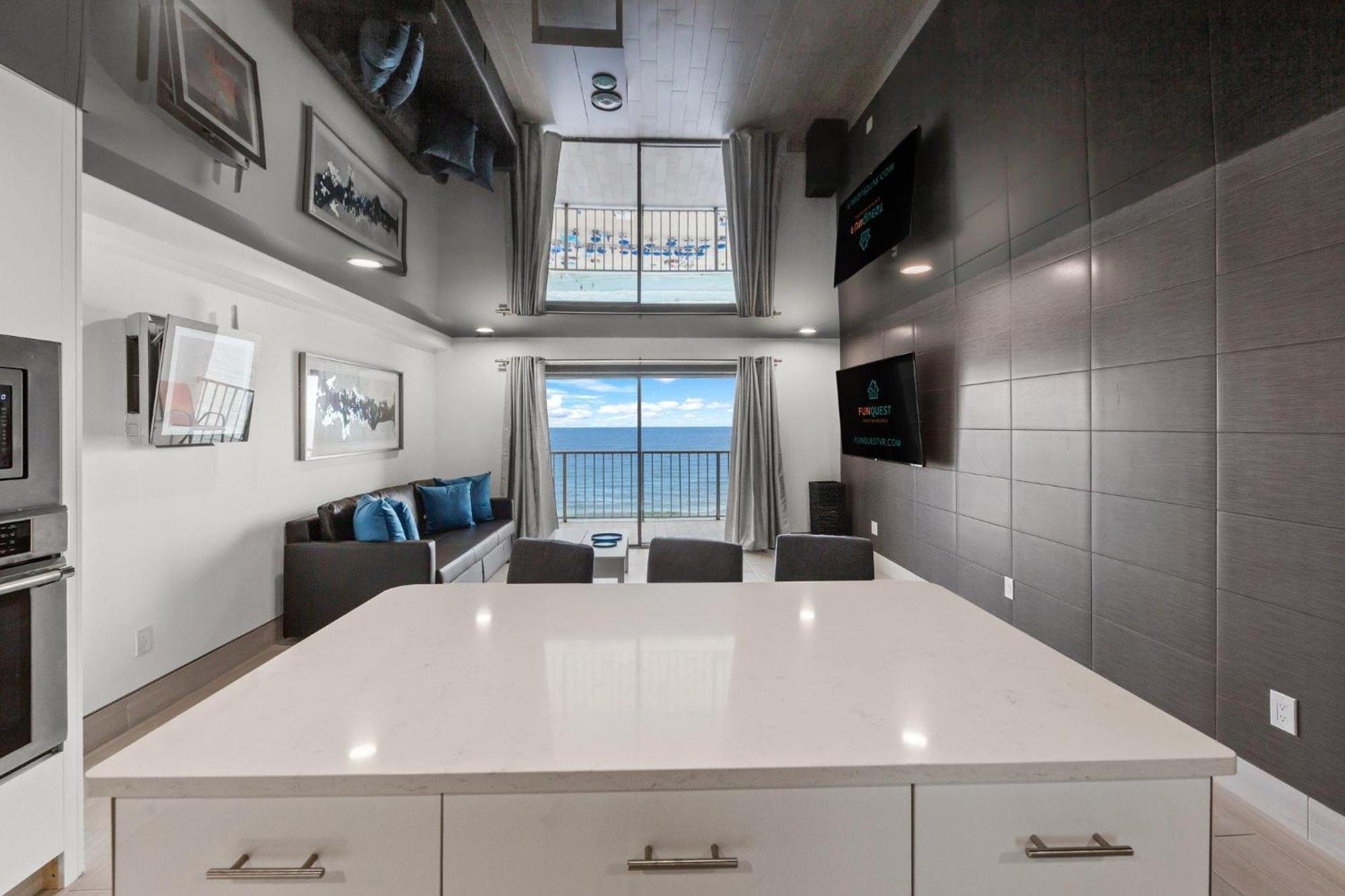The Summit 1205 Apartment *